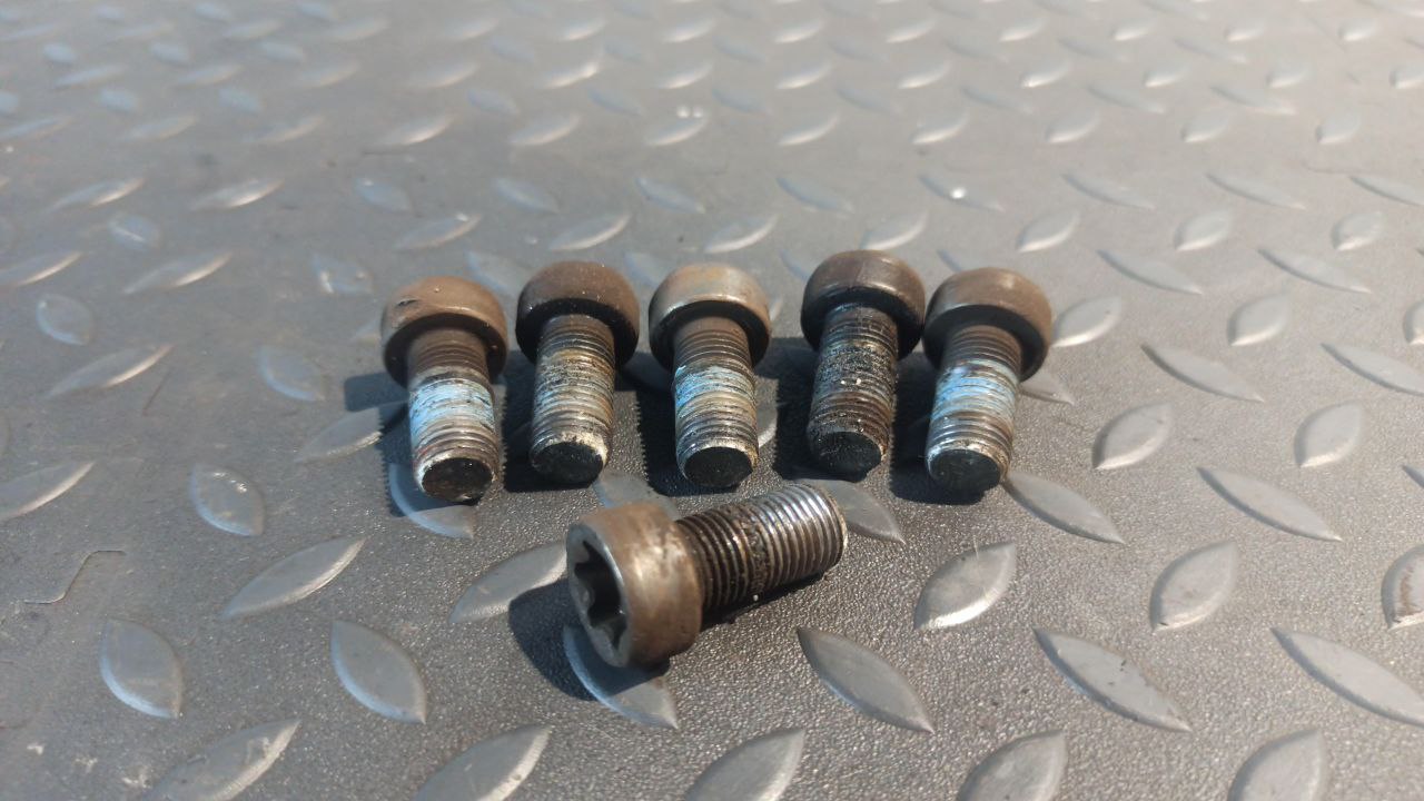 Болт маховика Opel Zafira/B 2005-2014