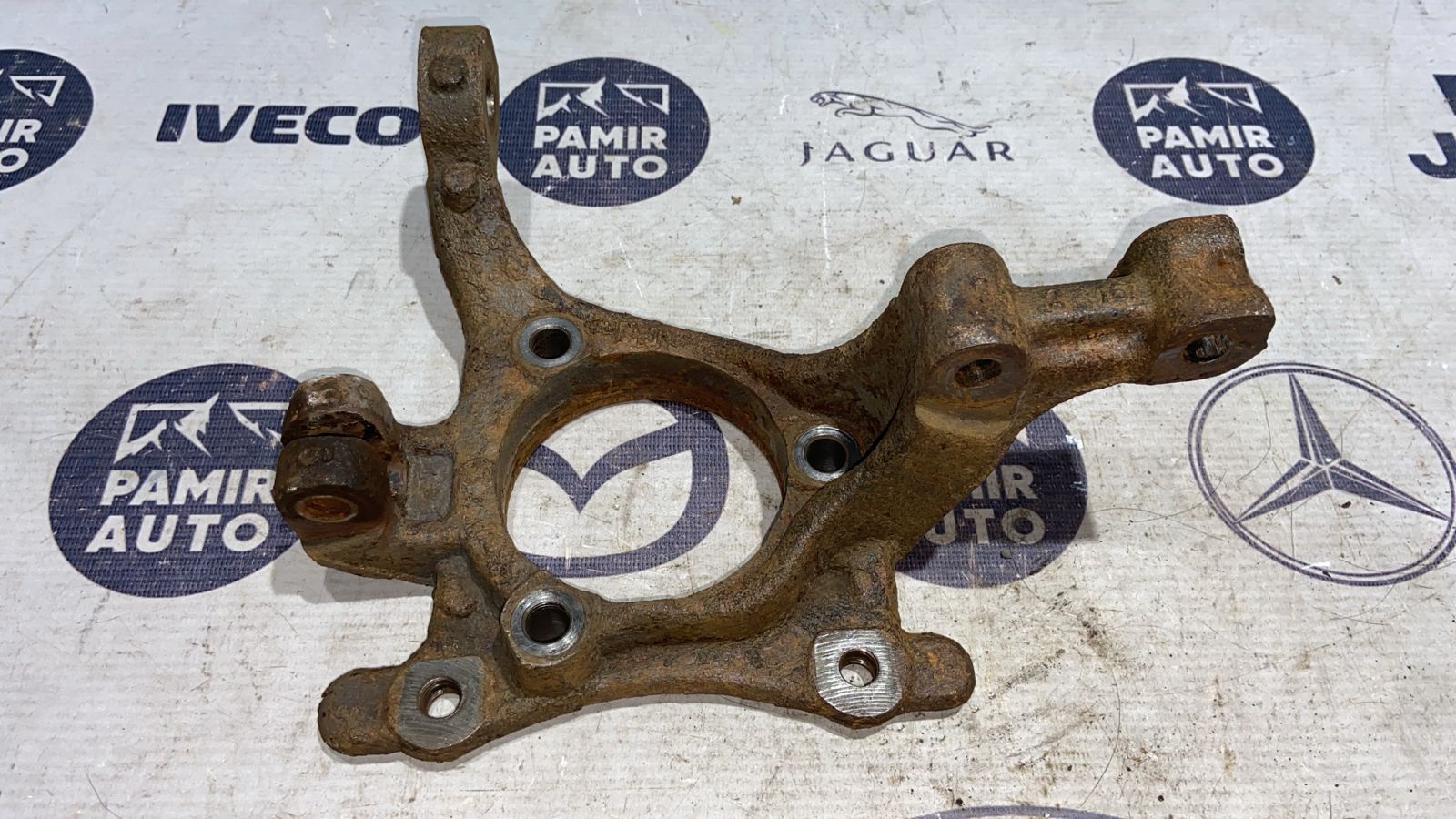 Кулак поворотный передний левый Opel Zafira/B 2005-2014