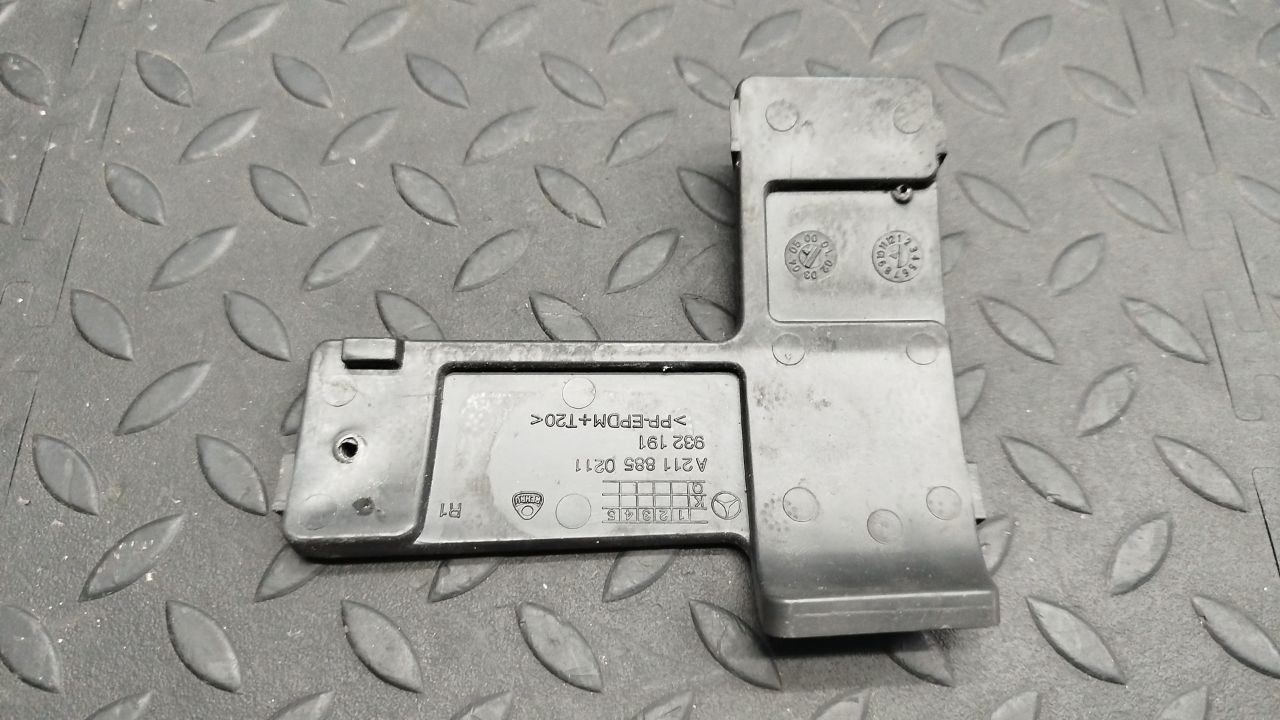 Кронштейн бампера передний правый Mercedes E/W211 2002-2009