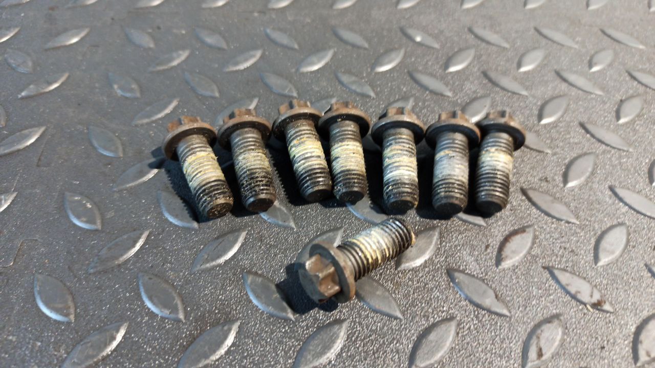 Болт маховика Ford Transit 2006-2013