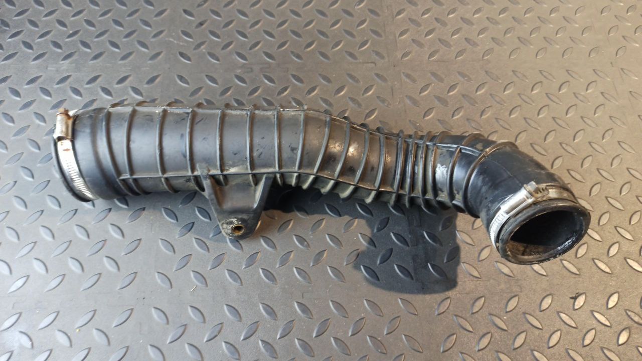 Патрубок воздушного фильтра Mercedes Vito/W638 1996-2003