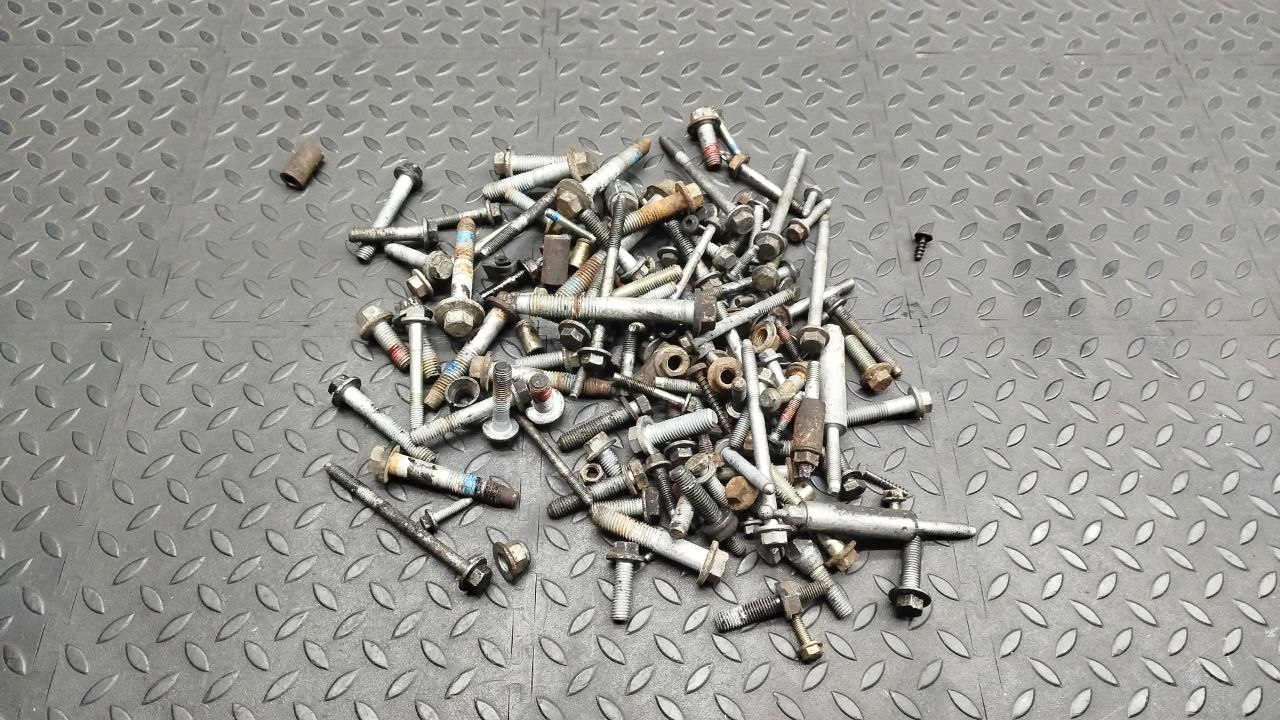 Болт двигателя Ford Focus/2 2004-2011