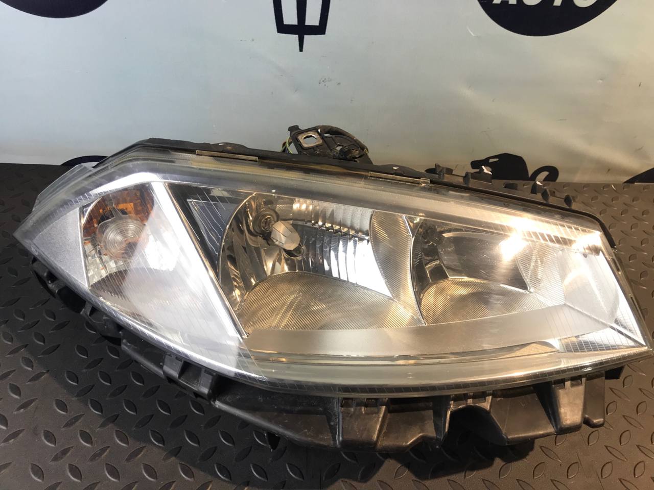 Фара правая Renault Megane/2 2002-2009