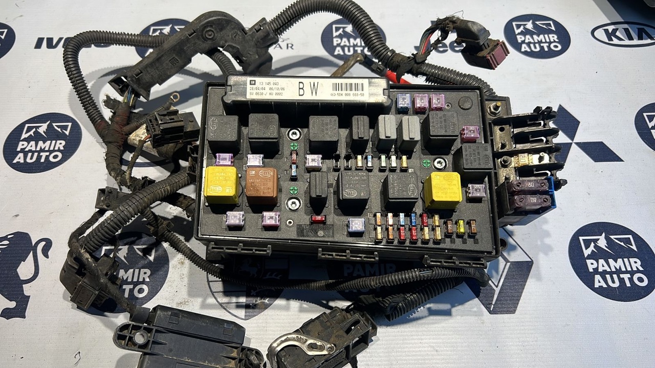 Блок предохранителей Opel Astra/H 2004-2014