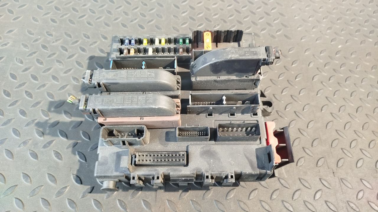 Блок предохранителей Opel Vectra/C 2002-2008