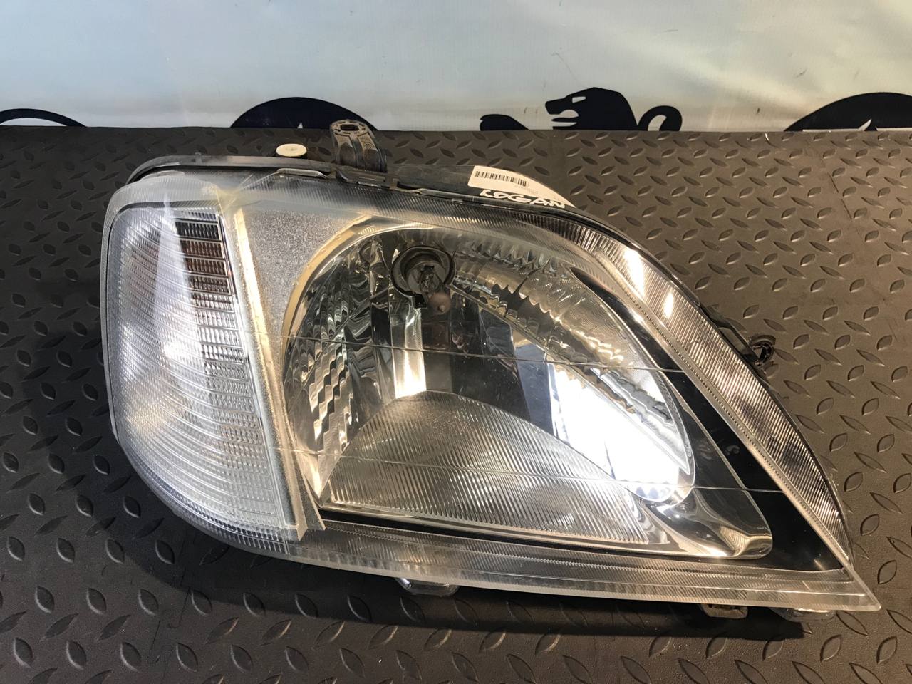 Фара правая Renault Logan 2004-2015