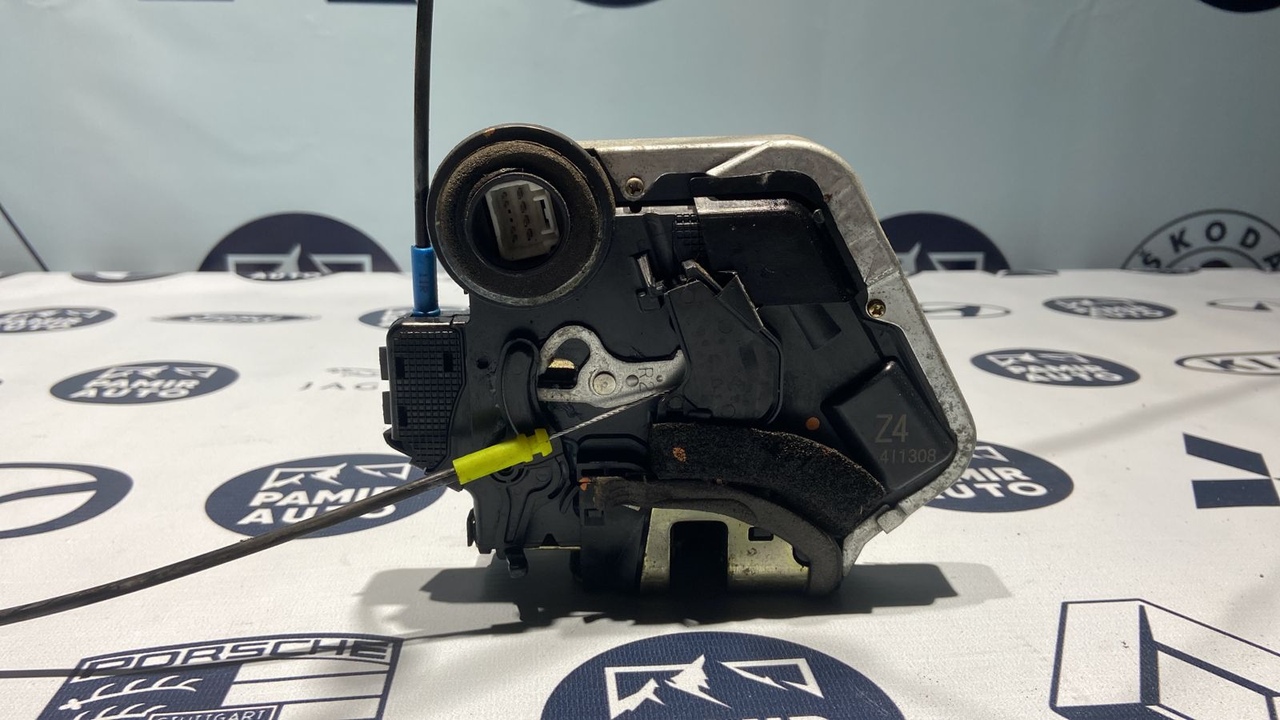 Замок двери задний правый Toyota Land Cruiser Prado/120 2002-2009