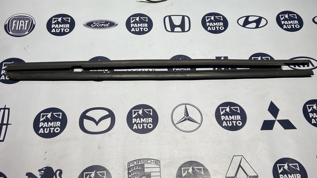 Уплотнитель двери задний Opel Astra/H 2004-2014