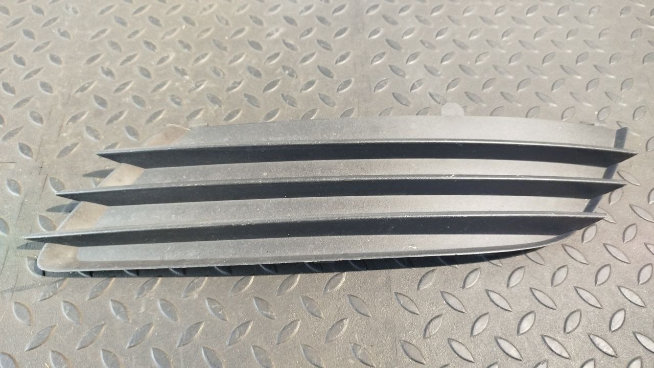 Решетка в бампер левая Opel Astra/H 2004-2014