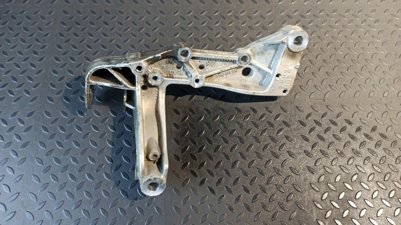 Кронштейн рычага передний Volkswagen Golf/5 2003-2009