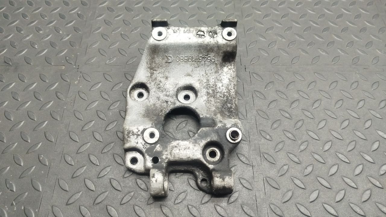 Кронштейн компрессора кондиционера Ford Focus/2 2004-2011