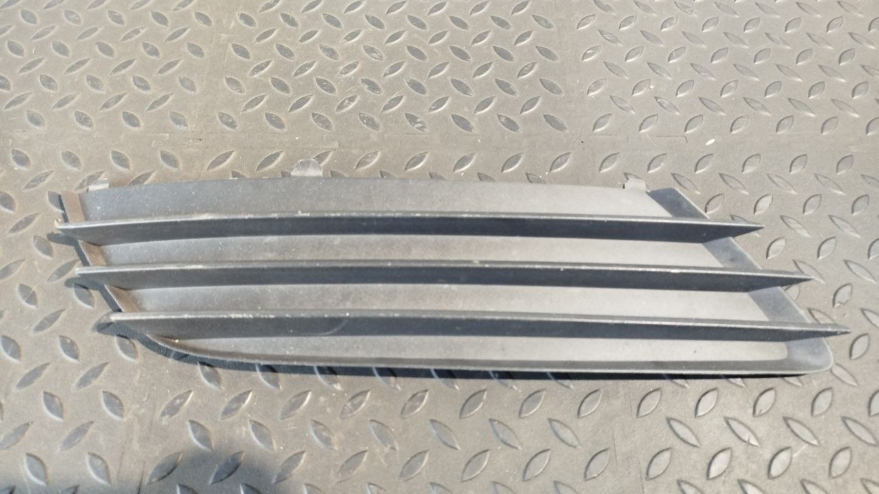 Решетка в бампер правая Opel Astra/H 2004-2014