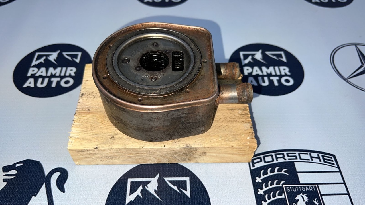 Радиатор масляный (Теплообменник) Opel Vivaro/A 2001-2014