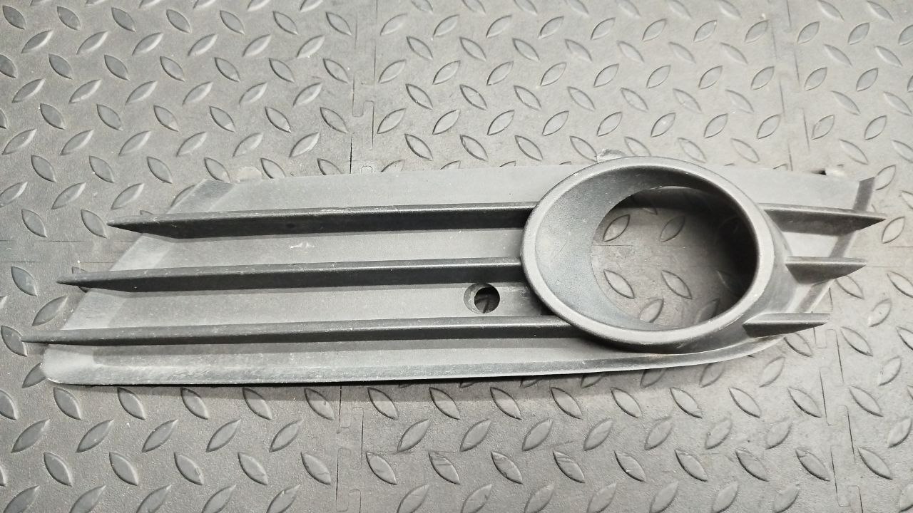 Решетка в бампер левая Opel Astra/H 2004-2014