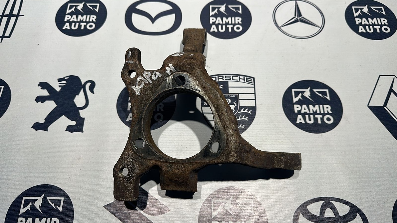 Кулак поворотный передний левый Opel Astra/H 2004-2014