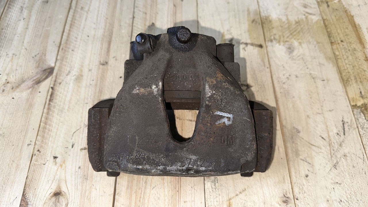 Суппорт передний правый Opel Astra/H 2004-2014