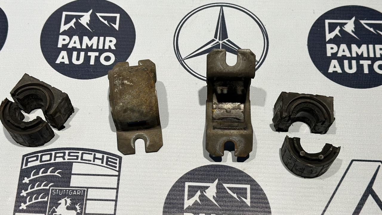 Кронштейн крепления стабилизатора передний Opel Astra/H 2004-2014