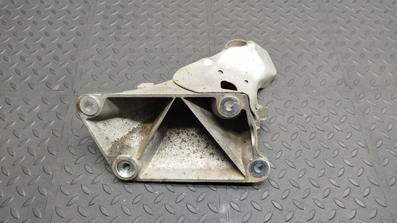 Кронштейн двигателя BMW 3/E90 2004-2013