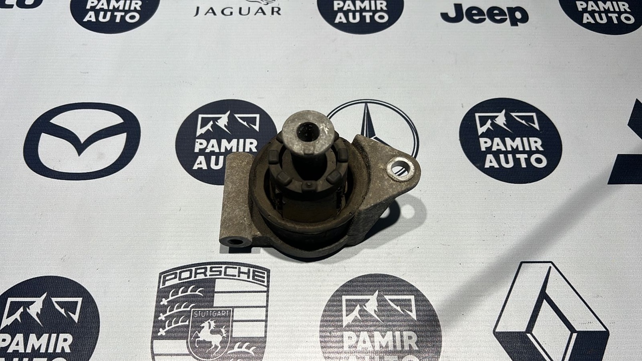 Опора двигателя Opel Astra/H 2004-2014
