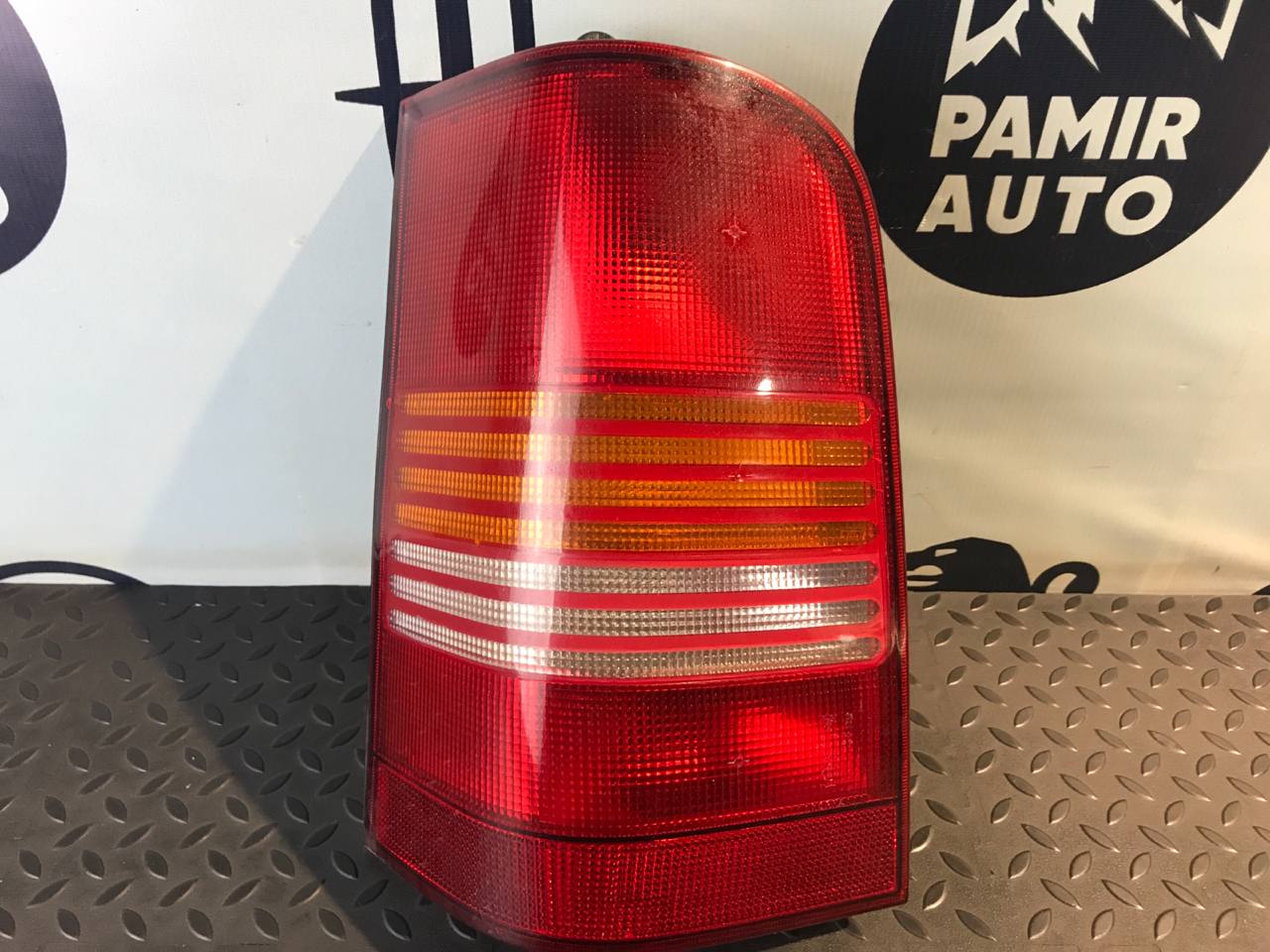 Фонарь задний левый Mercedes Vito/W638 1996-2003