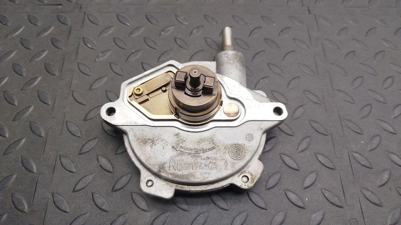 Насос вакуумный Mercedes C/W203 2000-2008