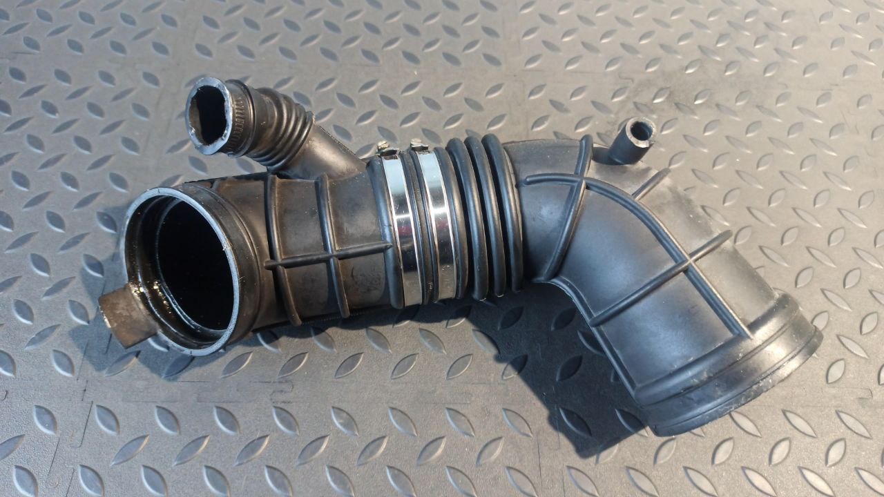 Патрубок воздушного фильтра BMW 3/E46 1998-2007