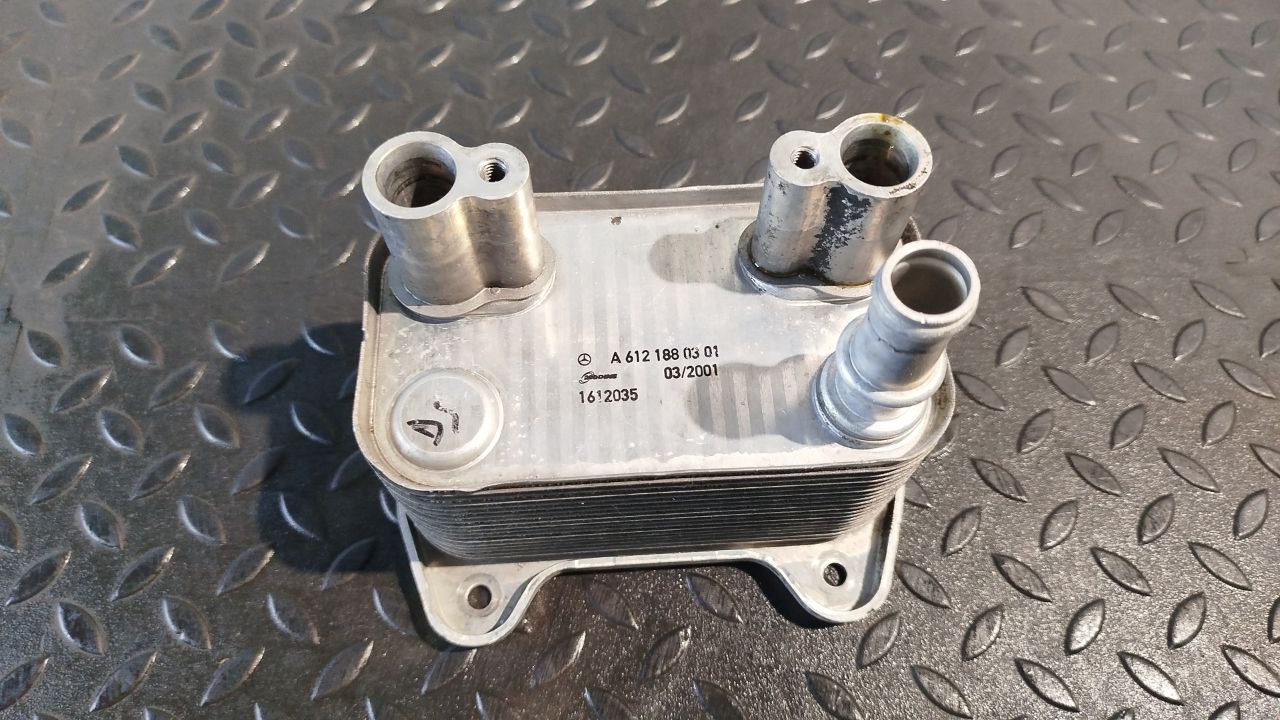 Радиатор масляный (Теплообменник) Mercedes C/W203 2000-2008