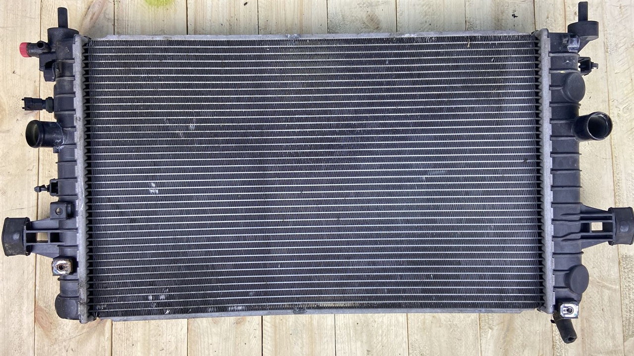 Радиатор ОЖ Opel Astra/H 2004-2014