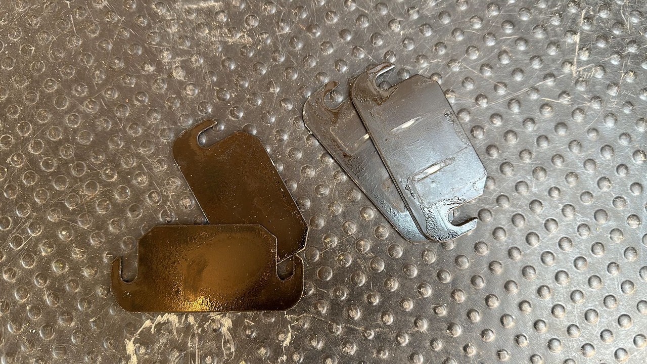 Скоба отбойника двери багажника Mercedes Vito/W638 1996-2003