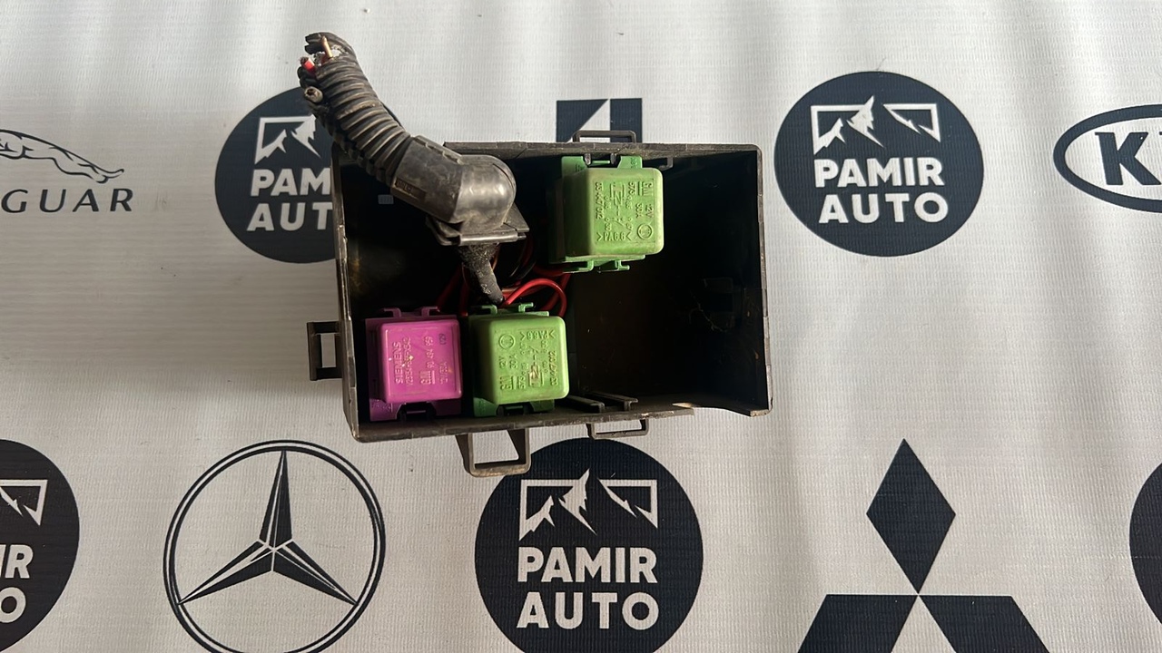 Блок предохранителей Opel Astra/H 2004-2014