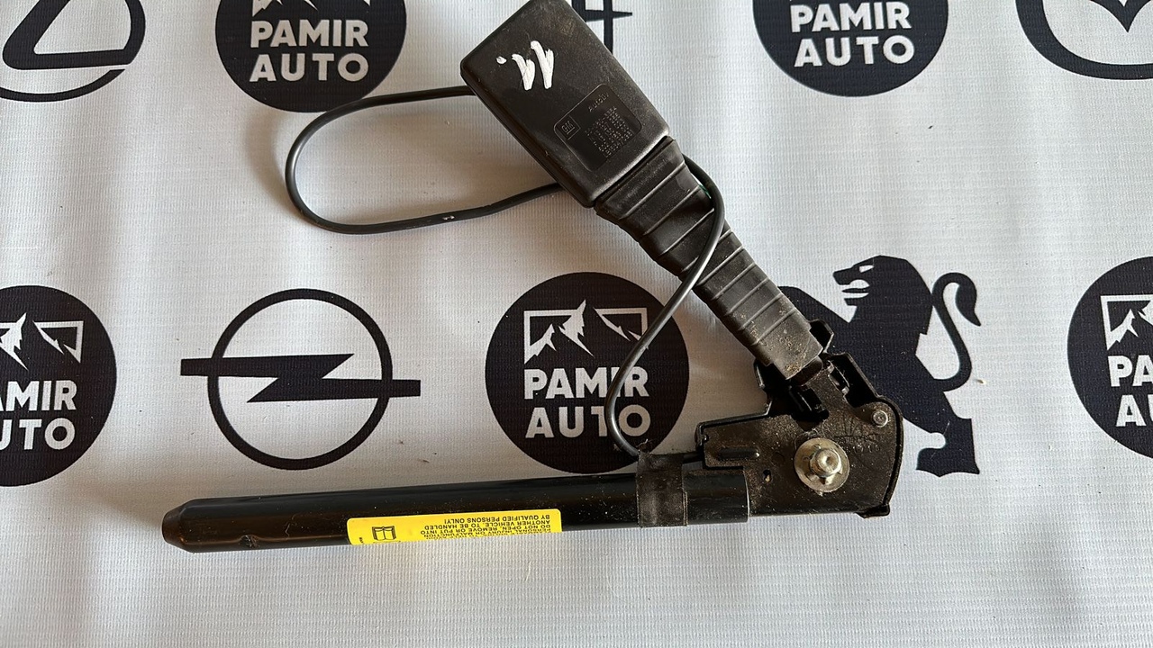 Ответная часть ремня безопасности передняя левая Opel Astra/H 2004-2014