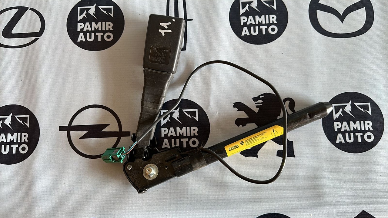 Ответная часть ремня безопасности передняя правая Opel Astra/H 2004-2014