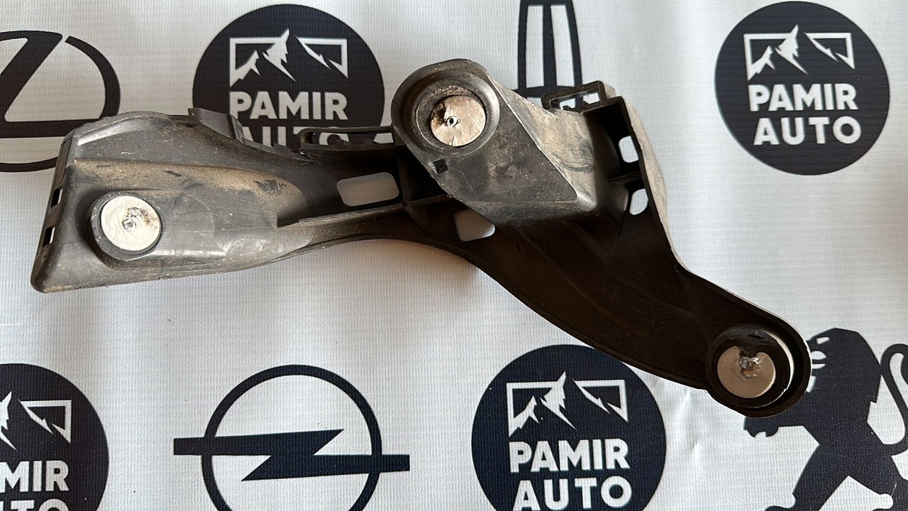 Кронштейн бампера задний правый Opel Astra/H 2004-2014