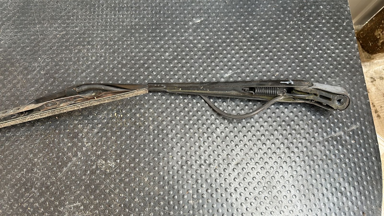 Поводок стеклоочистителя задний Mercedes Vito/W638 1996-2003