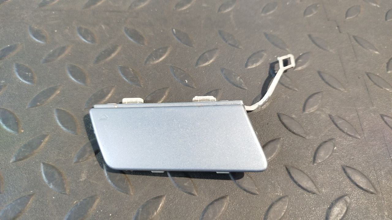 Крышка буксировочного крюка Mercedes B/W245 2005-2011