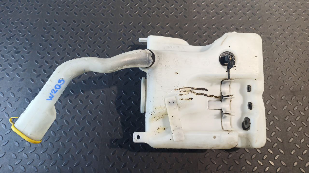 Бачок омывателя Mercedes C/W203 2000-2008