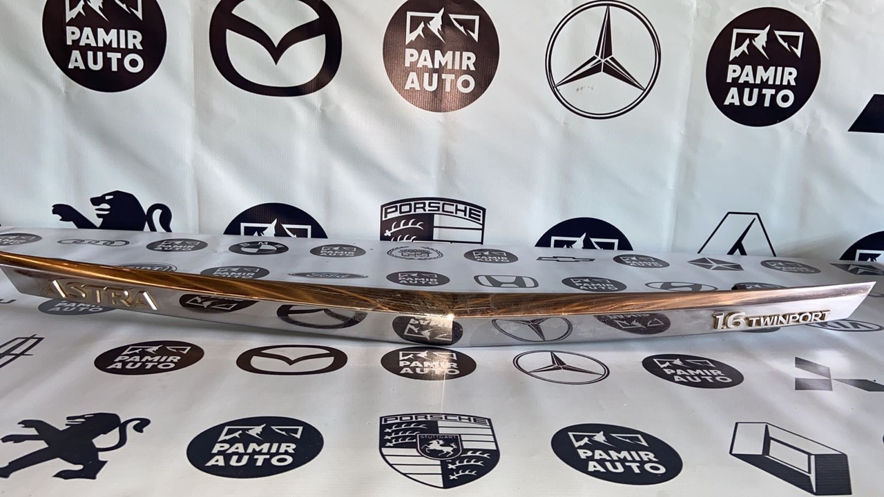 Накладка двери багажника Opel Astra/H 2004-2014