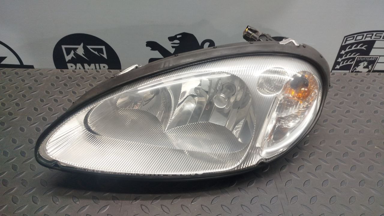 Фара левая Chrysler PT Cruiser 2000-2010