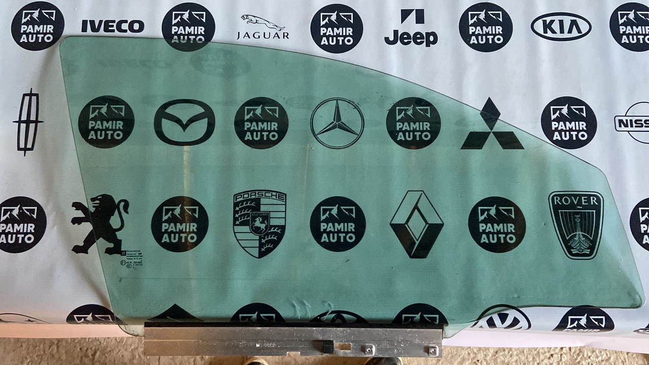 Стекло двери переднее правое Opel Astra/H 2004-2014