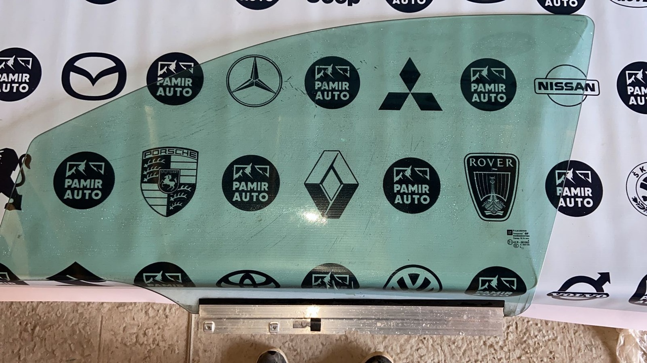 Стекло двери переднее левое Opel Astra/H 2004-2014