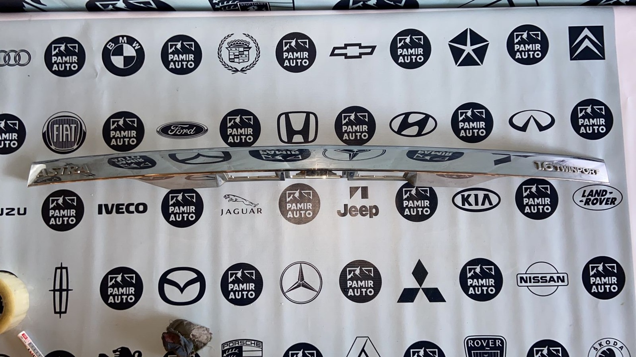 Накладка двери багажника Opel Astra/H 2004-2014