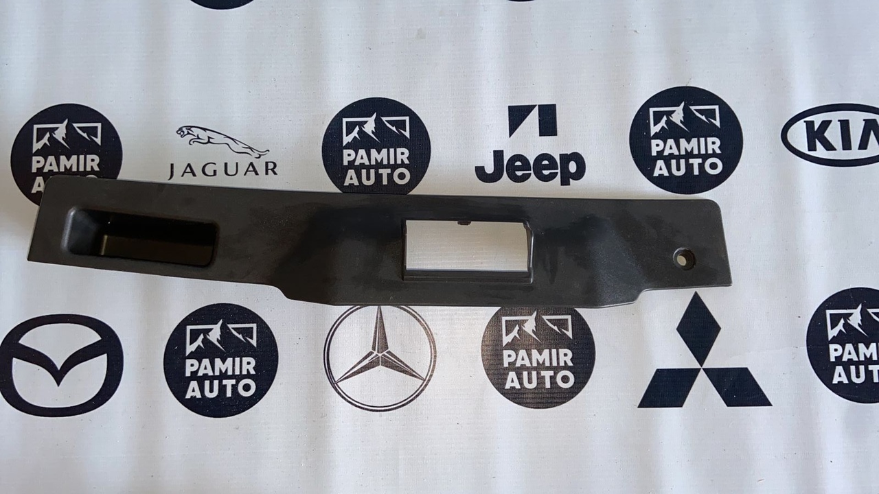 Обшивка двери багажника Opel Astra/H 2004-2014