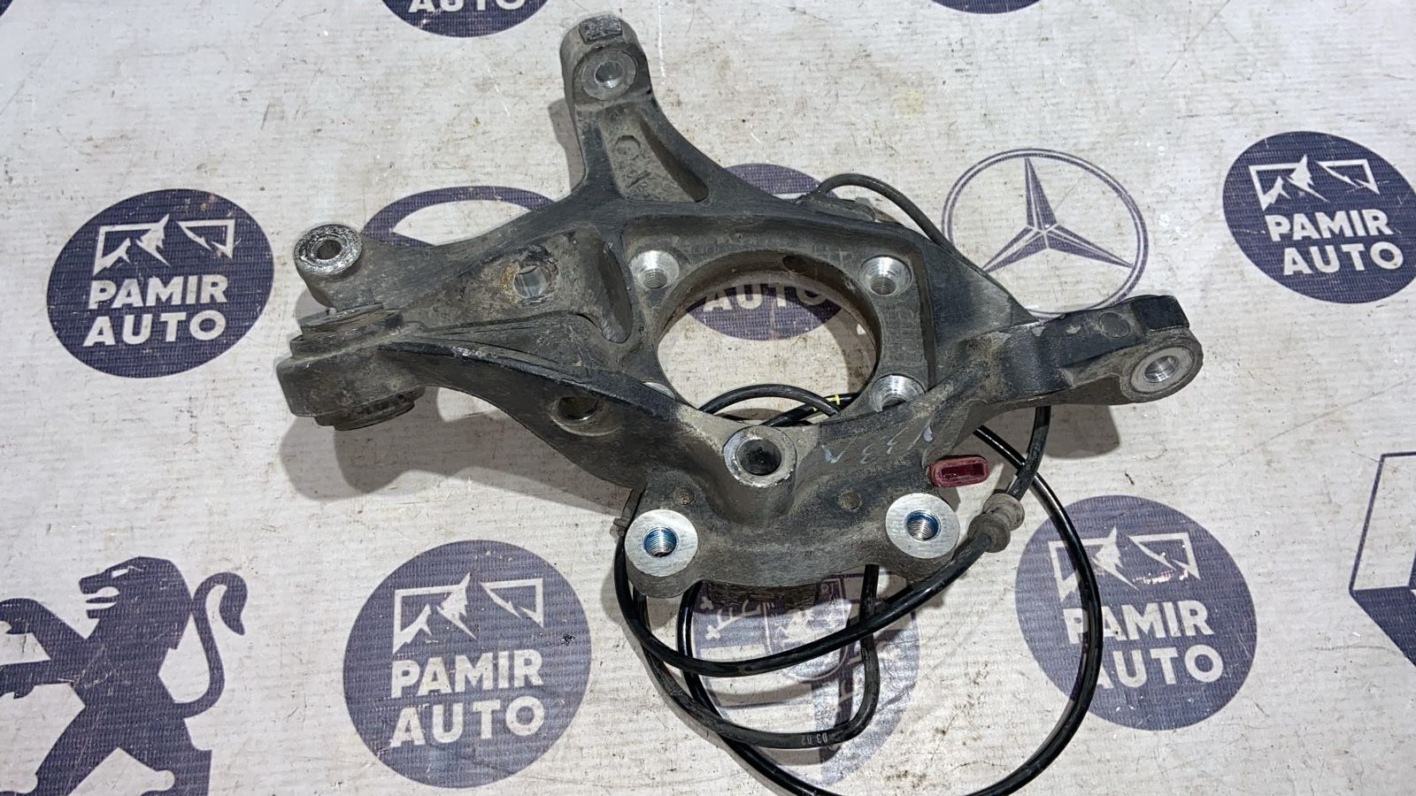 Кулак поворотный задний левый Mercedes E/W211 2002-2009