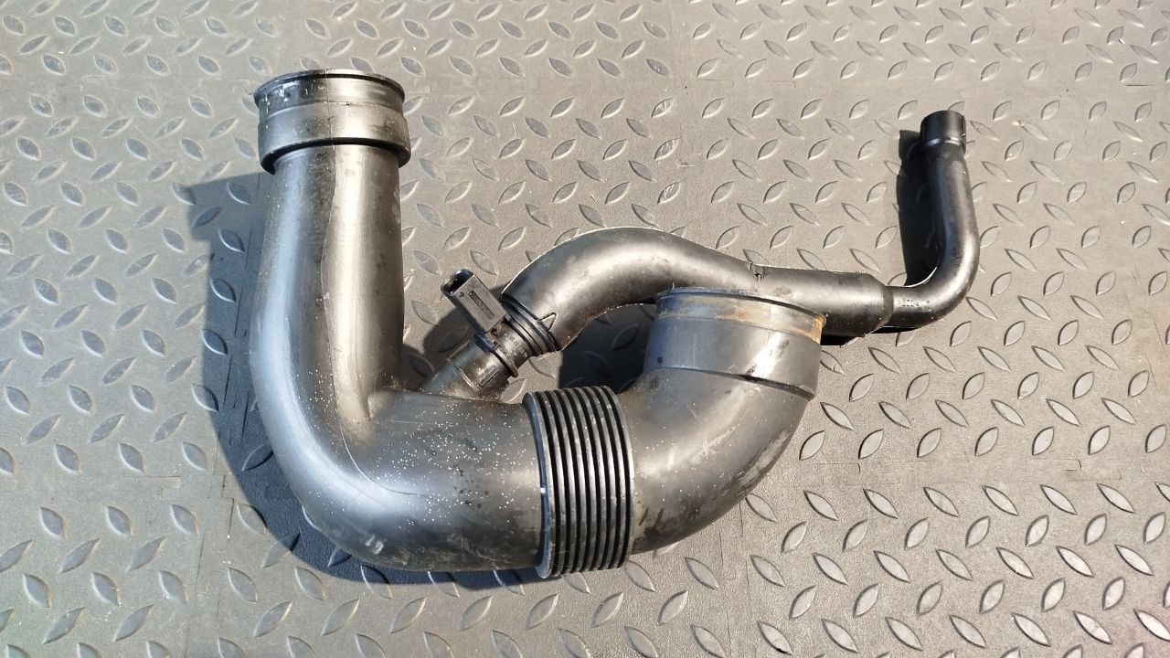 Патрубок воздушного фильтра Mercedes C/W203 2000-2008