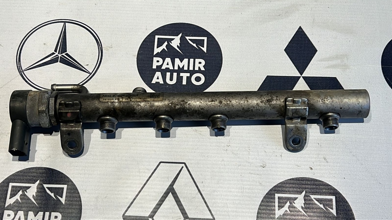 Рампа топливная левая Mercedes E/W211 2002-2009