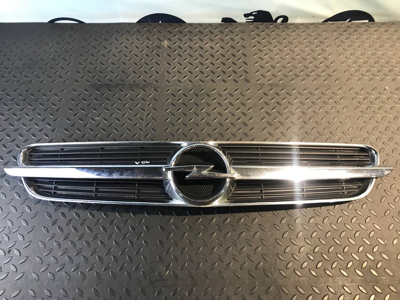 Решетка радиатора Opel Vectra/C 2002-2008