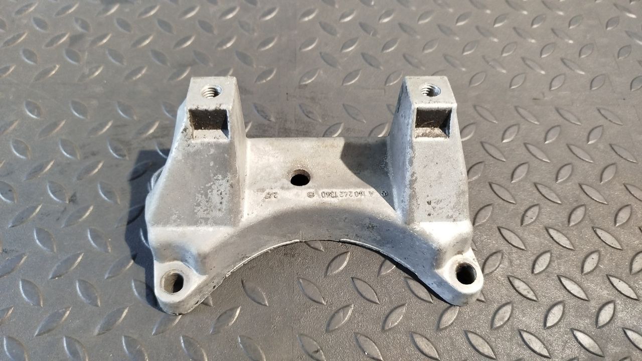 Кронштейн КПП Mercedes C/W203 2000-2008