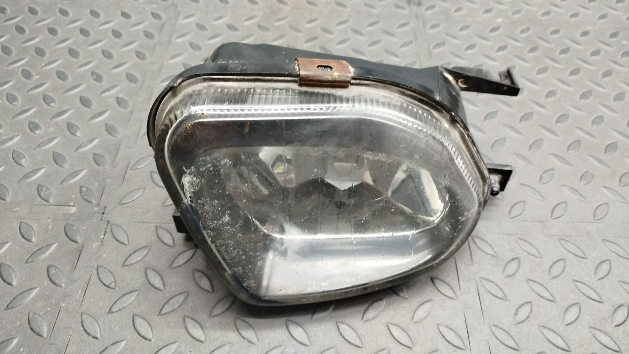 Фара противотуманная правая Mercedes E/W211 2002-2009