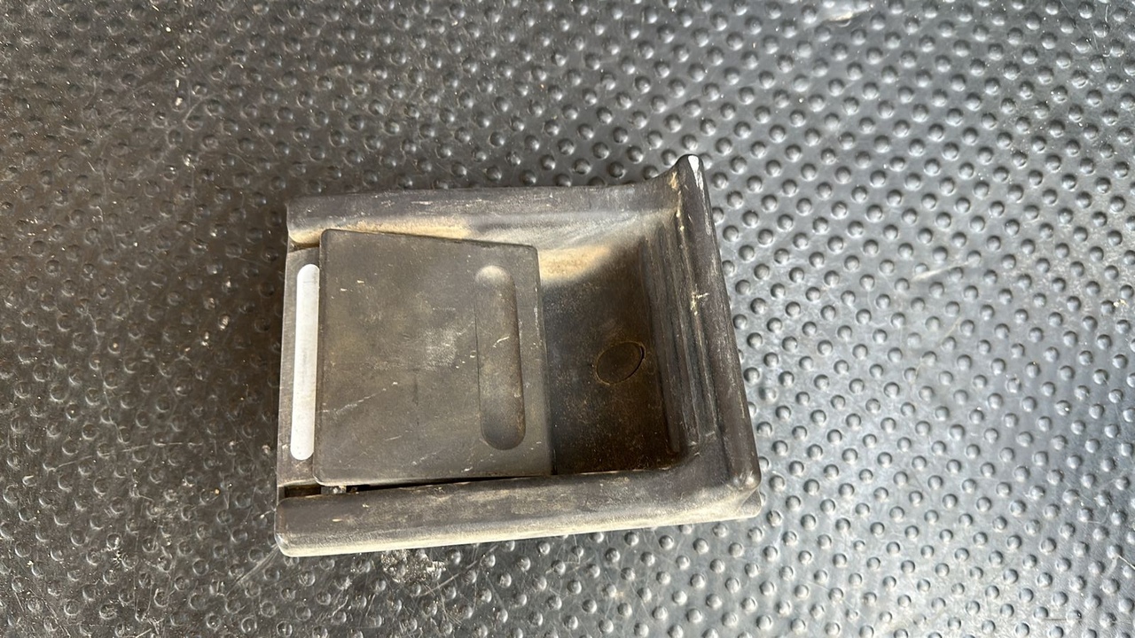 Ручка двери сдвижной правая Mercedes Vito/W638 1996-2003