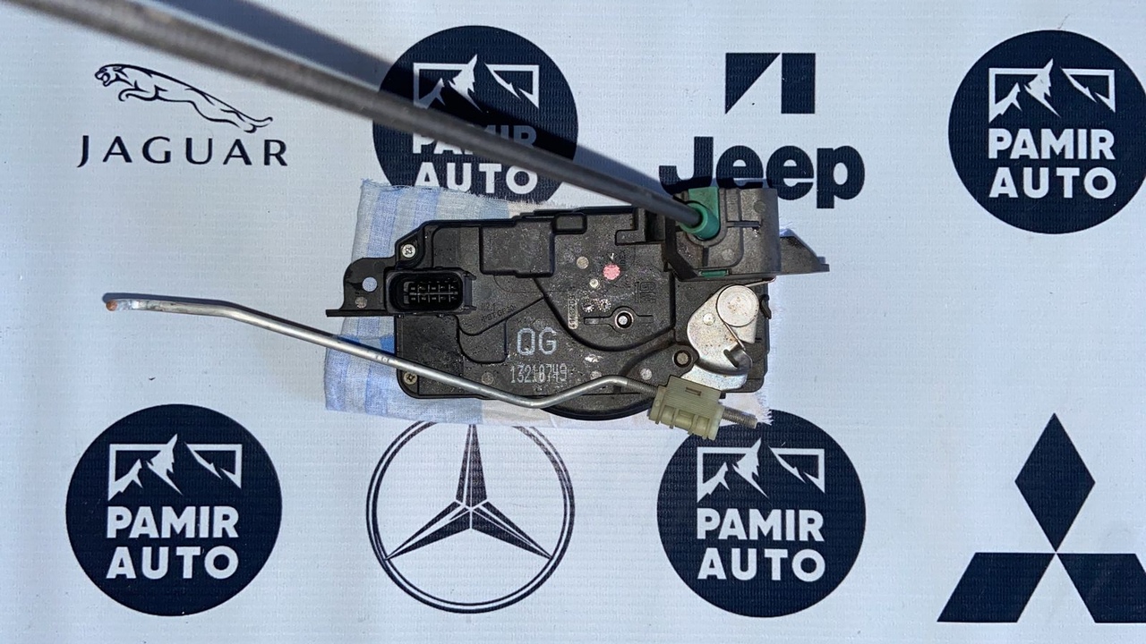 Замок двери передний правый Opel Astra/H 2004-2014